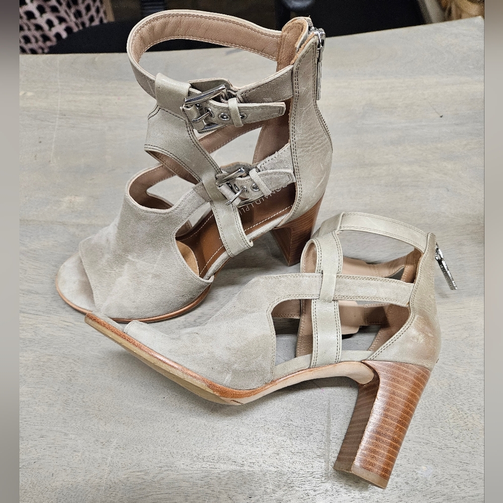 Donald J Pliner Suede Elegant Beige Women's Sandals